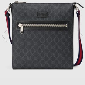 Gucci GG Supreme Messenger Bag